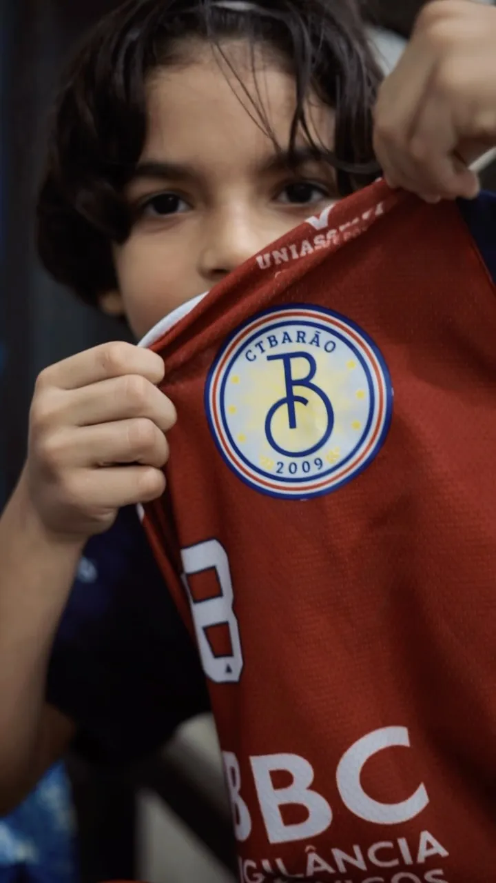 Camisa com o escudo do CT Barão