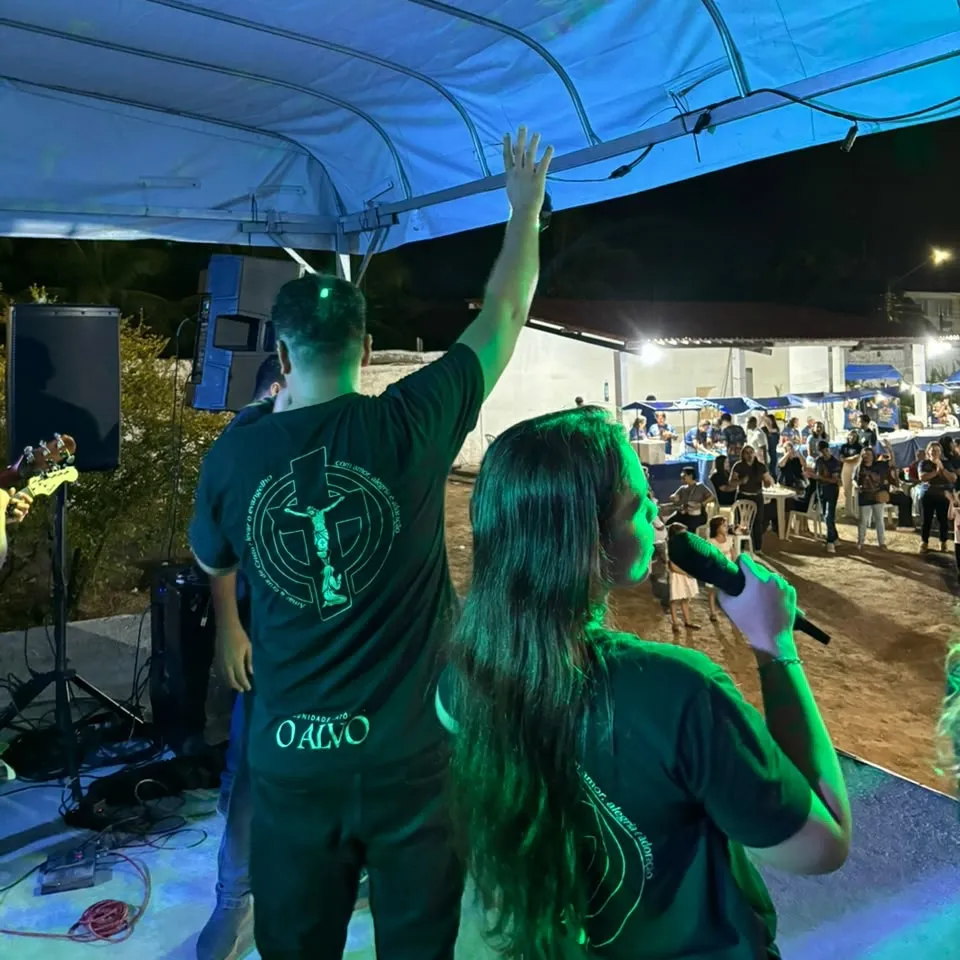 Noite de louvor da Comunidade O Alvo